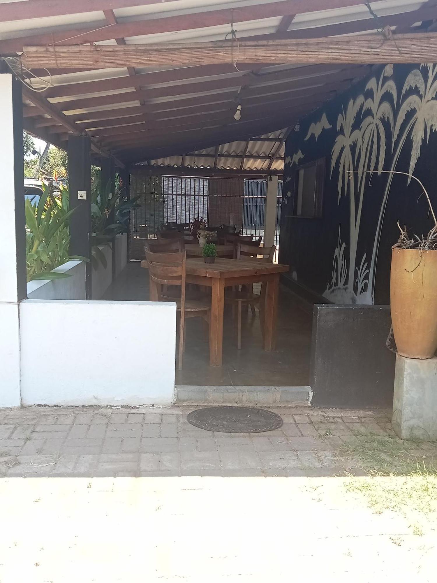 Negombo Royal Villa By Hotel Oviniru Екстер'єр фото