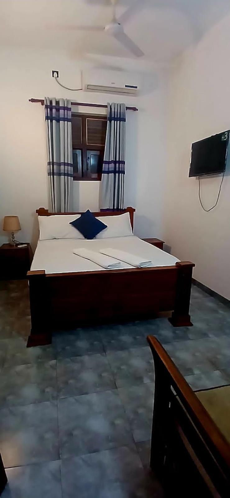 Negombo Royal Villa By Hotel Oviniru Екстер'єр фото